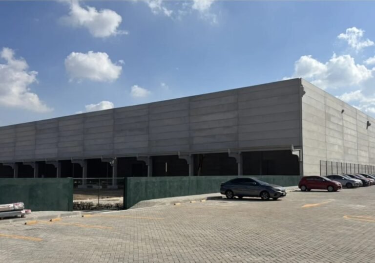 Obra Doremus Alimentos — centro logístico em Guarulhos SP, 57.000 m², Construtora Faccini